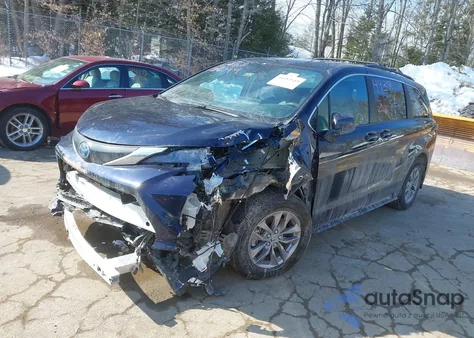 2025 Toyota Sienna Le z USA, uszkodzony, nr VIN 5TDKSKFC8SS177024